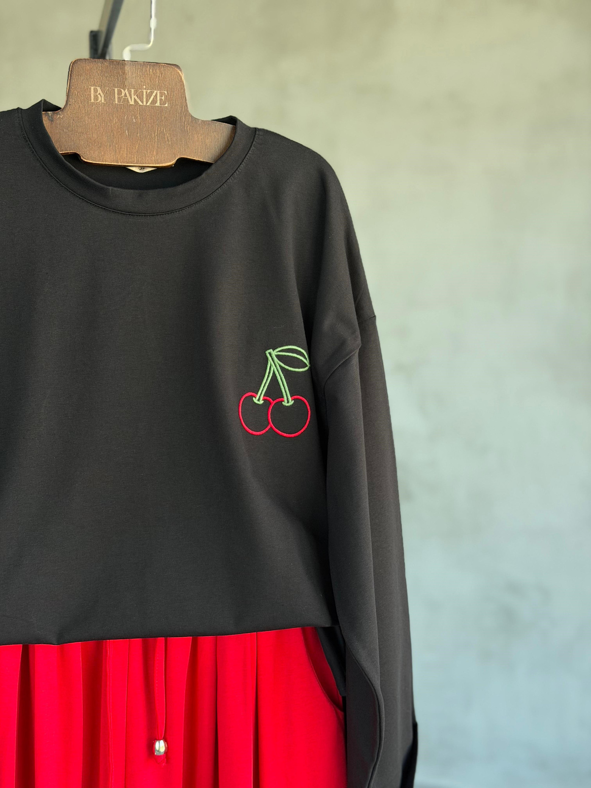 Basic Oversize Ön Arka Nakışlı Kiraz Tişört (Siyah)