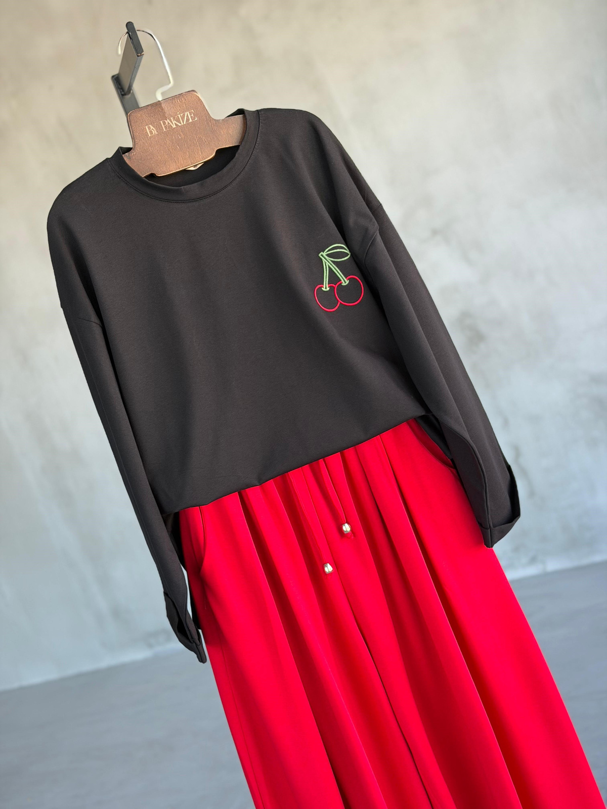 Basic Oversize Ön Arka Nakışlı Kiraz Tişört (Siyah)