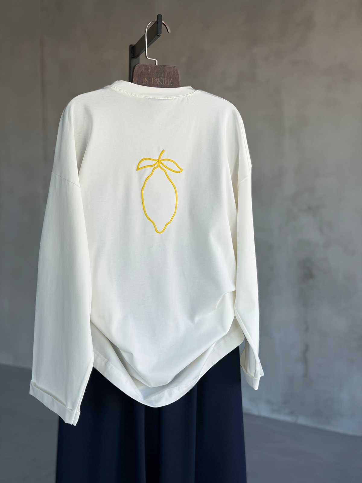 Basic Oversize Ön Arka Nakışlı Limon Tişört (Beyaz)