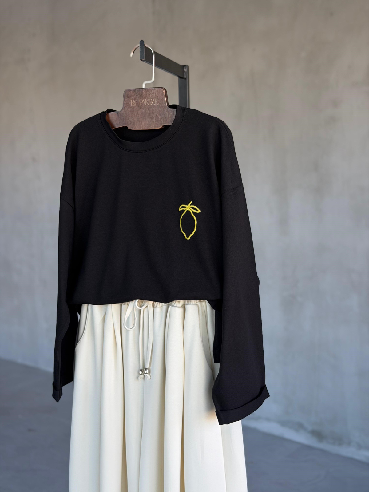 Basic Oversize Ön Arka Nakışlı Limon Tişört (Siyah)