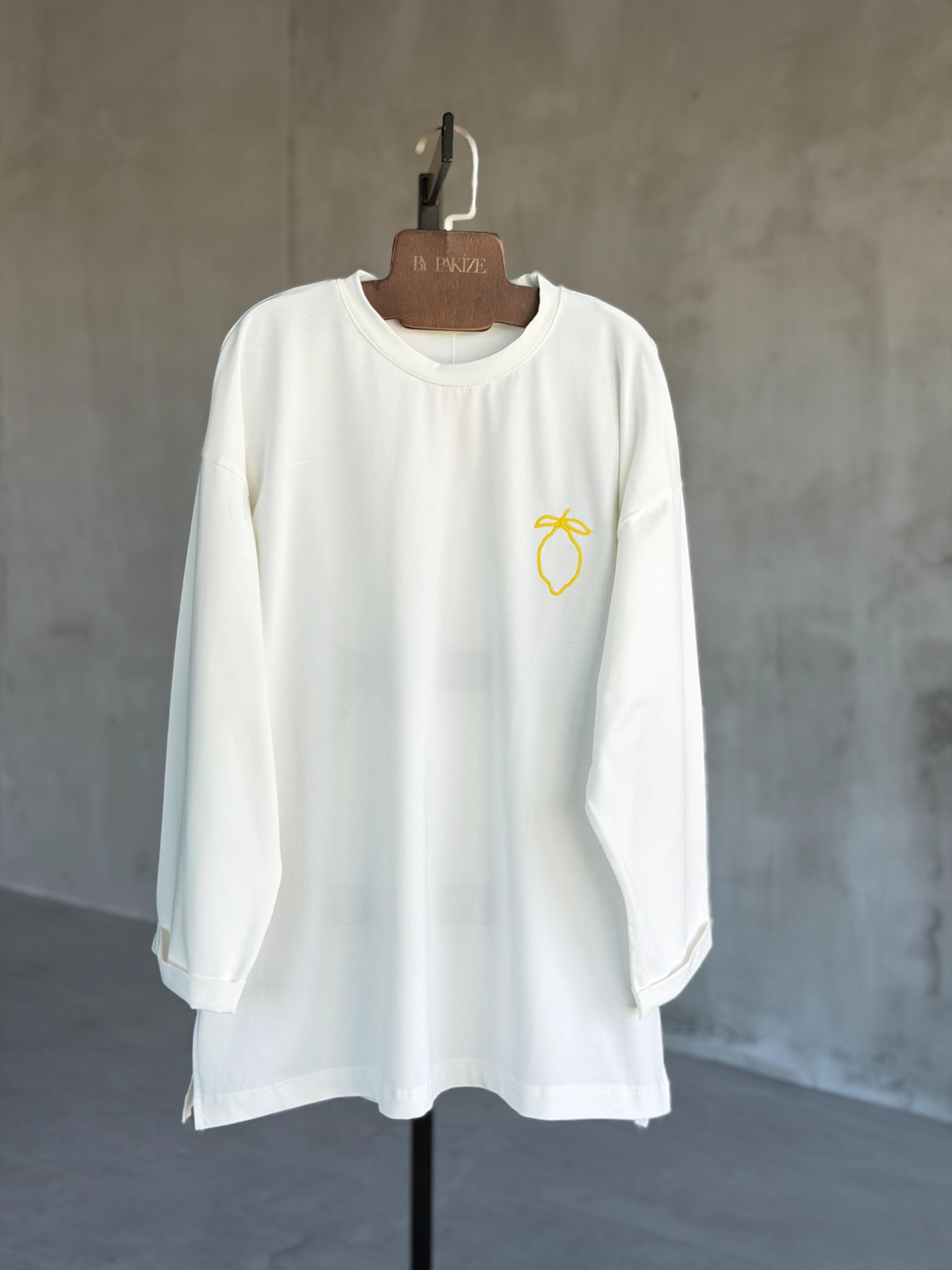 Basic Oversize Ön Arka Nakışlı Limon Tişört (Beyaz)