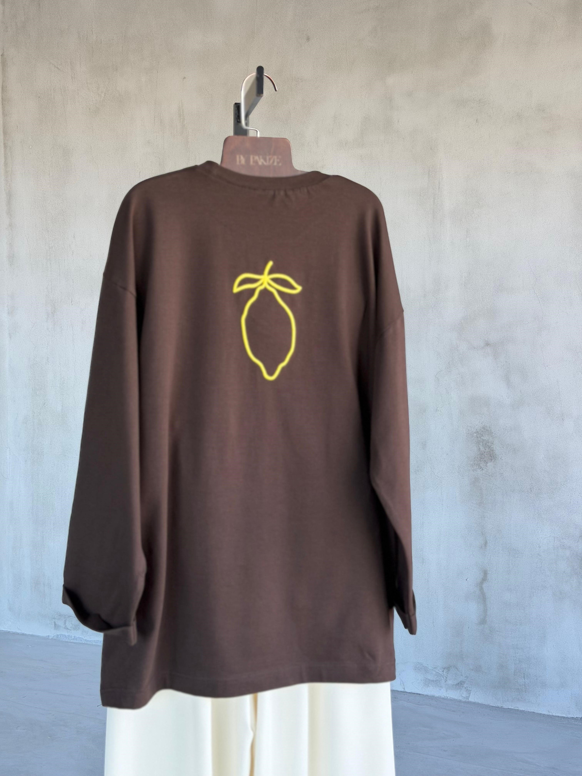 Basic Oversize Ön Arka Nakışlı Limon Tişört (Kahve)