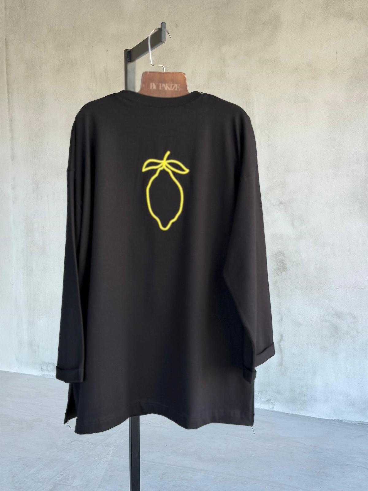 Basic Oversize Ön Arka Nakışlı Limon Tişört (Siyah)