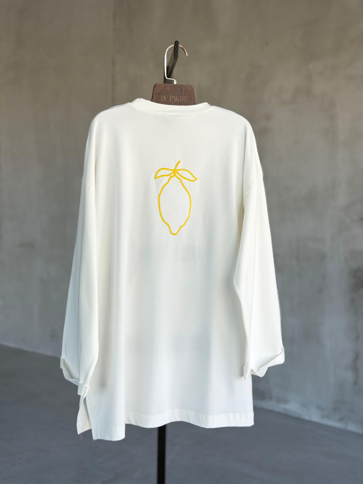 Basic Oversize Ön Arka Nakışlı Limon Tişört (Beyaz)
