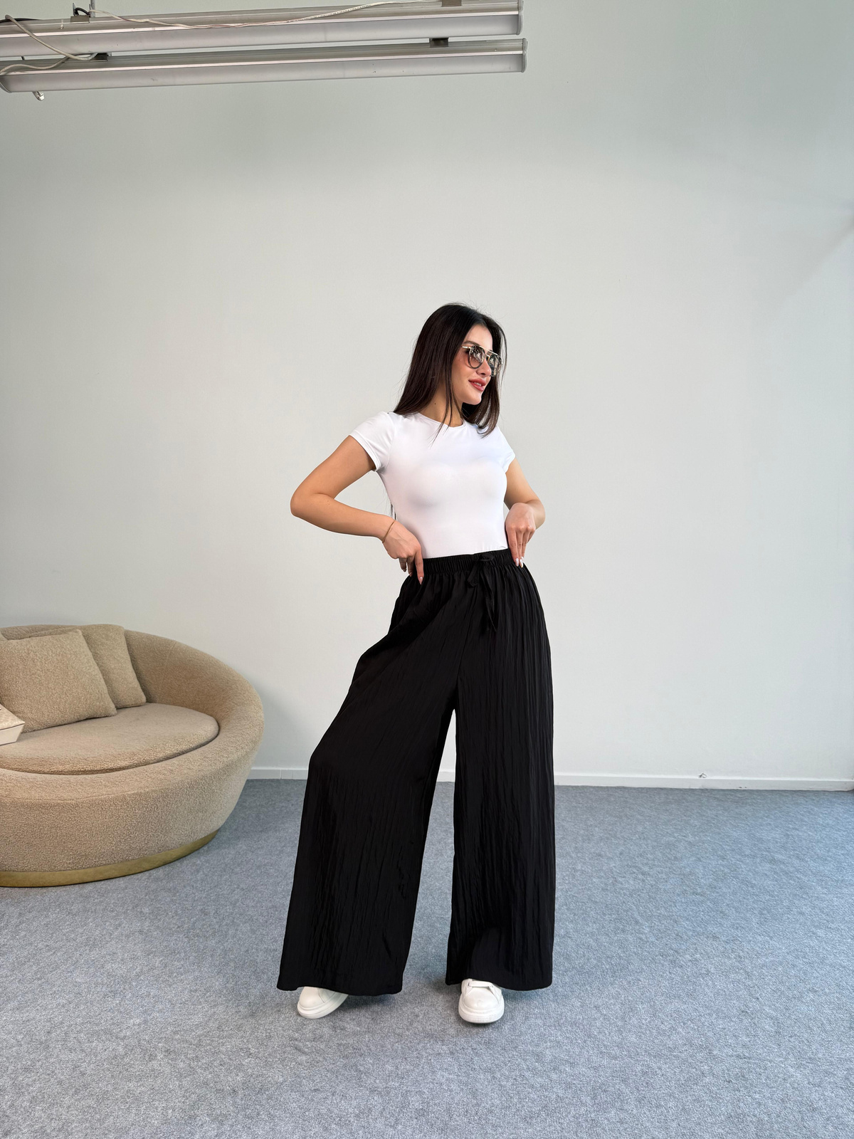Belden Bağlama Detaylı Kırışık Pantolon (Siyah)