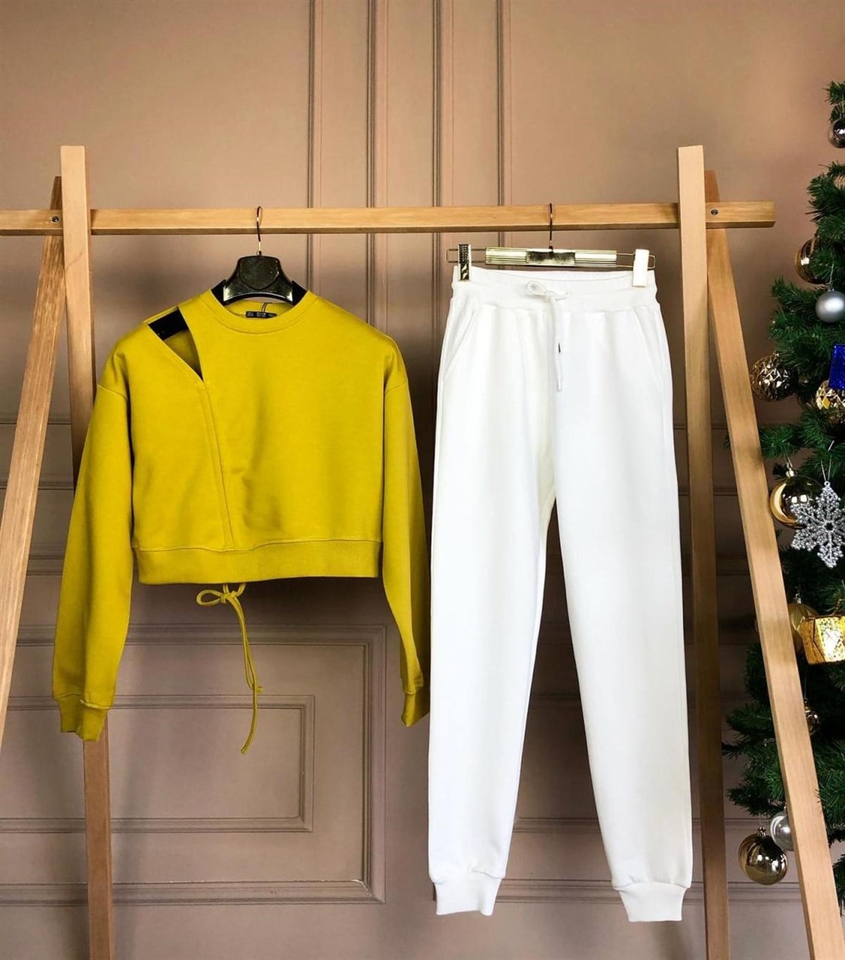 Beli Lastikli Eşofman Pantolon (Beyaz)