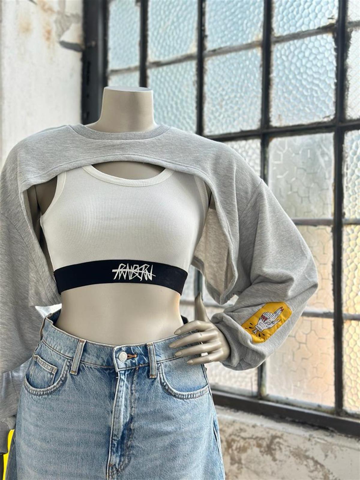 Beyaz Crop Detaylı Kapşonlu Kadın Sweat (Gri)