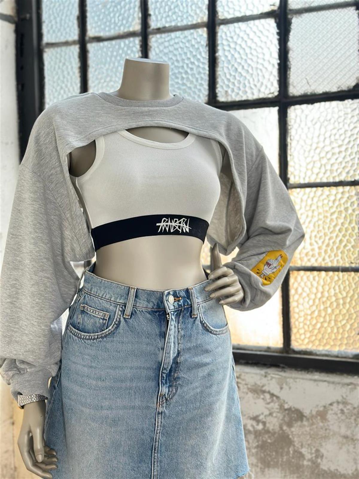 Beyaz Crop Detaylı Kapşonlu Kadın Sweat (Gri)