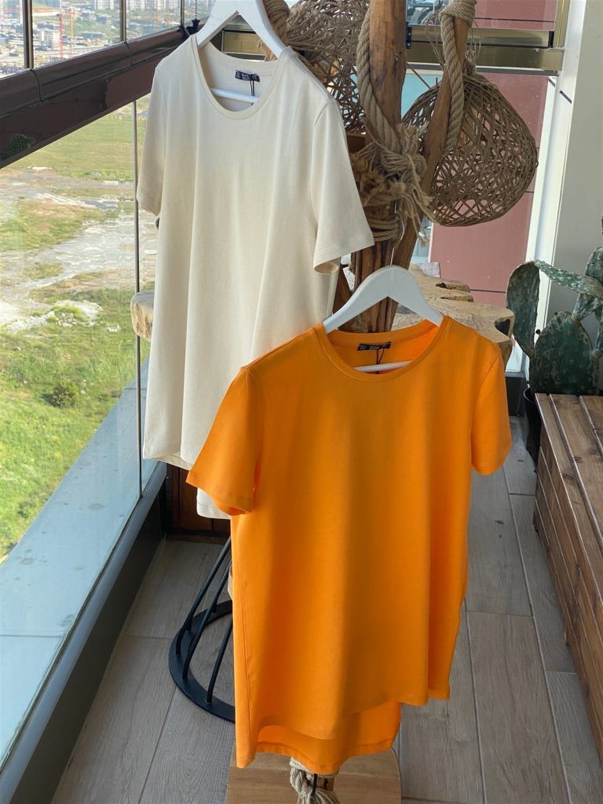 Bisiklet Yaka Basic Tshirt (Bej & Turuncu)