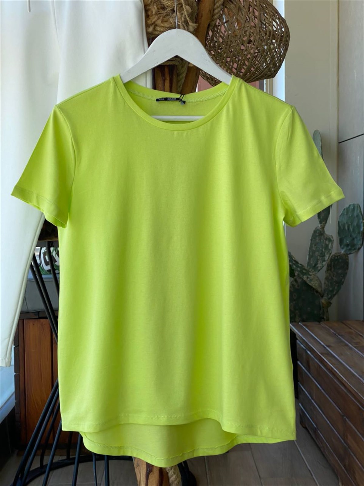 Bisiklet Yaka Basic Tshirt (Fıstık Yeşili)