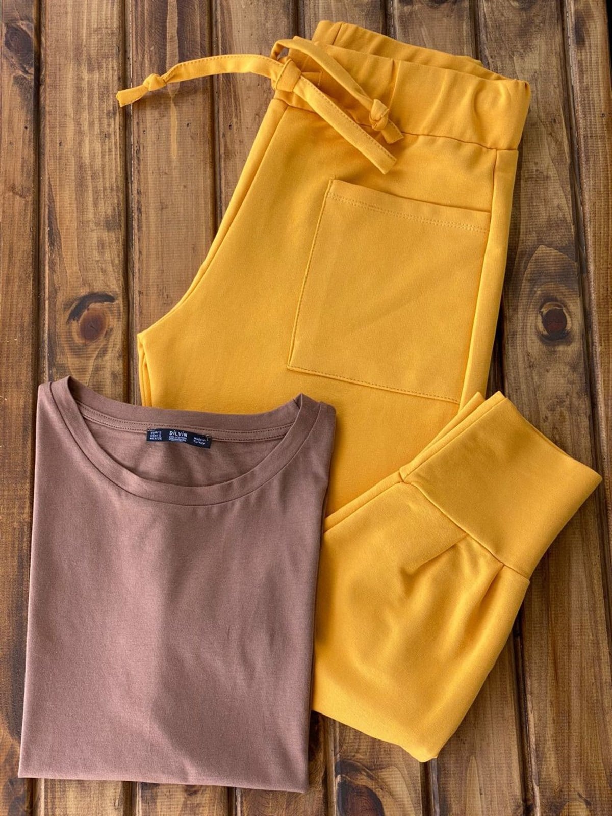 Bisiklet Yaka Penye Tshirt (Fındık Rengi)