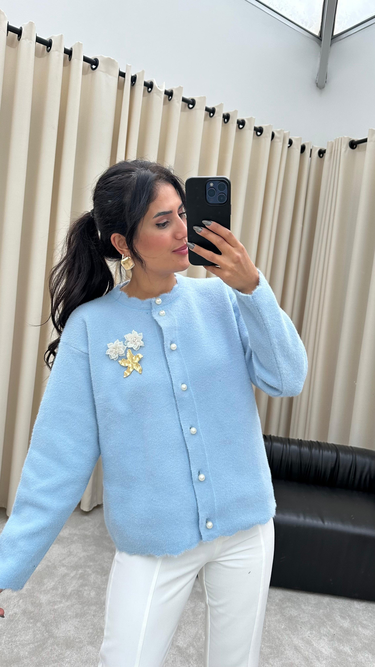 Broş Detaylı İnci Düğmeli Angora Hırka (Bebe Mavisi)