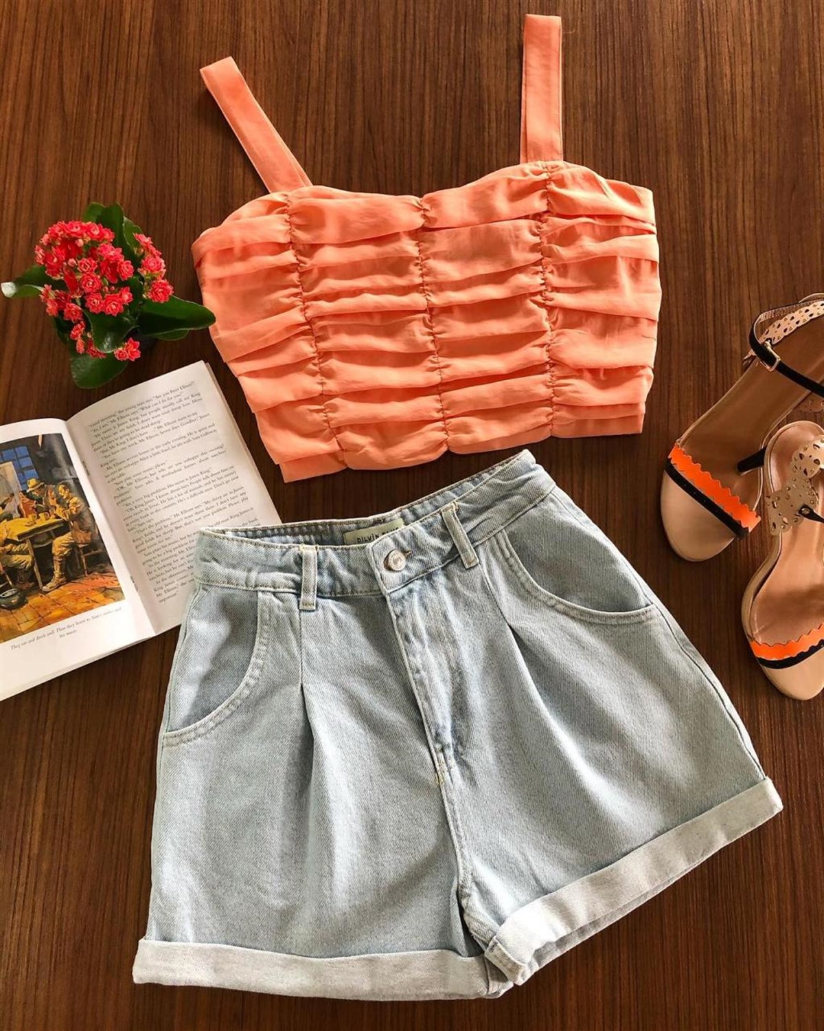 Büzgülü Sırtı Lastikli Crep Kumaş Crop Bluz (SOMON)