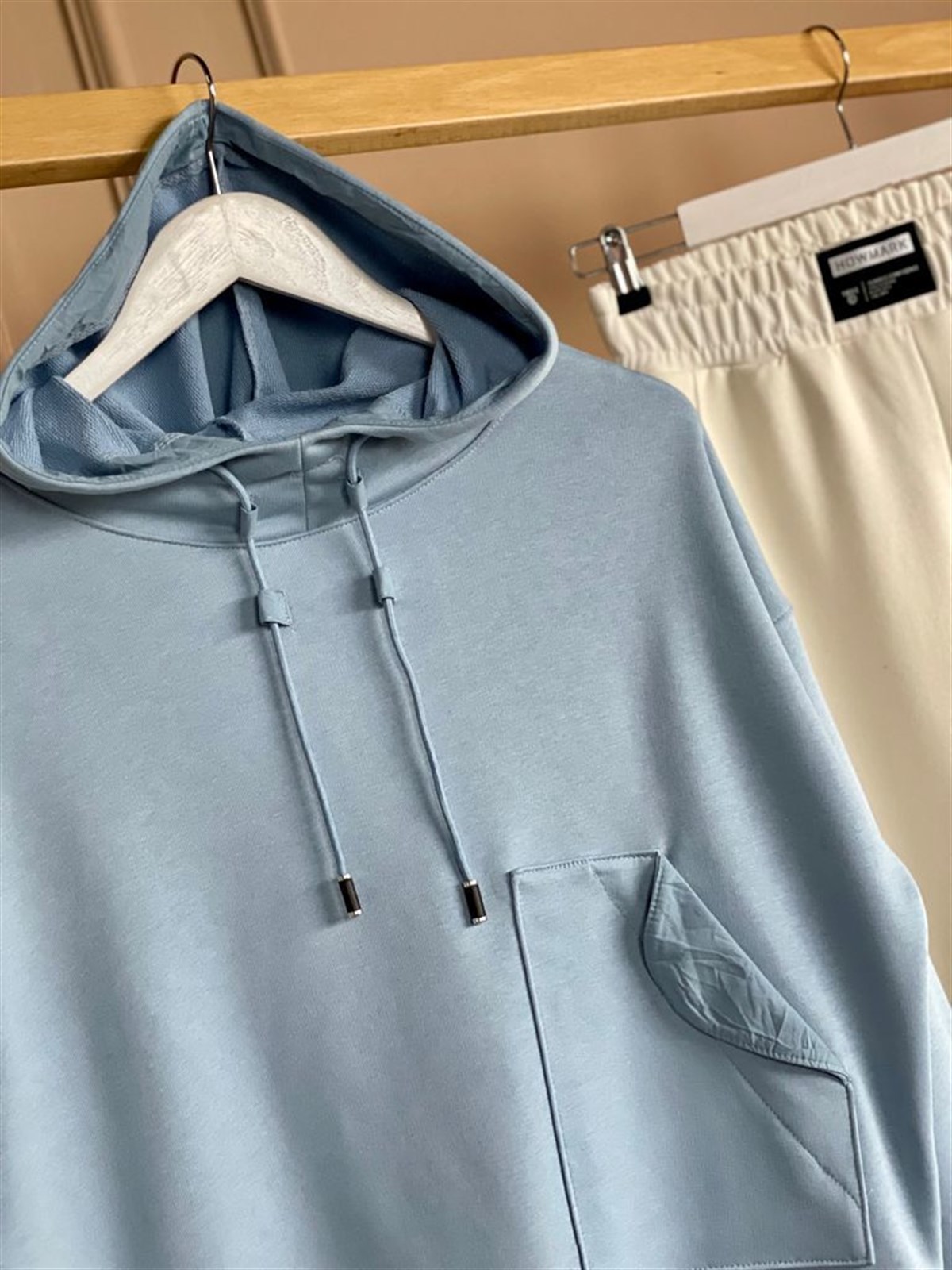 Cep Detaylı Boğazlı Sweat (Mavi)