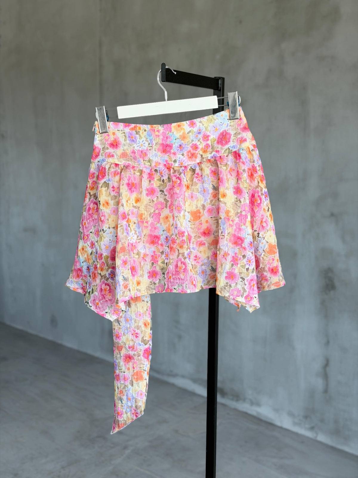 Çiçek Desenli Halter Yaka Şortlu Takım  (Pembe)