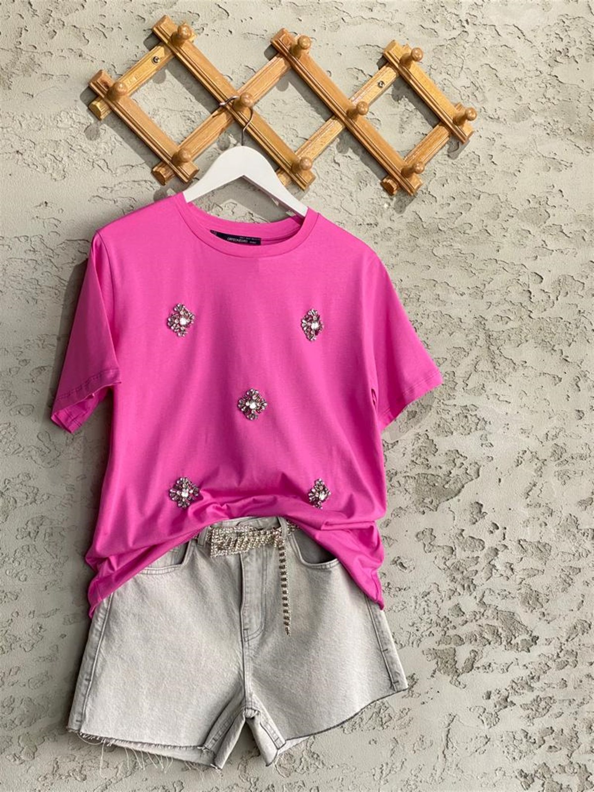 Çiçek Desenli Taş İşlemeli Basic Tshirt (Pembe)