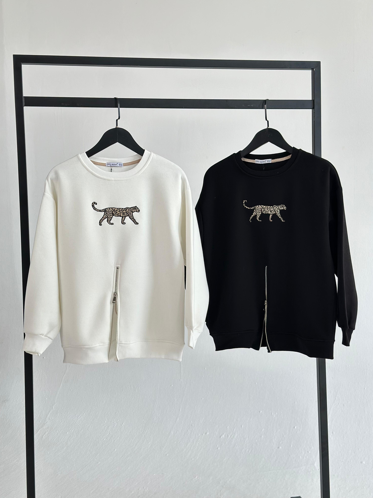 Çita Nakış İşlemeli Fermuar Detaylı Sweat (Siyah)