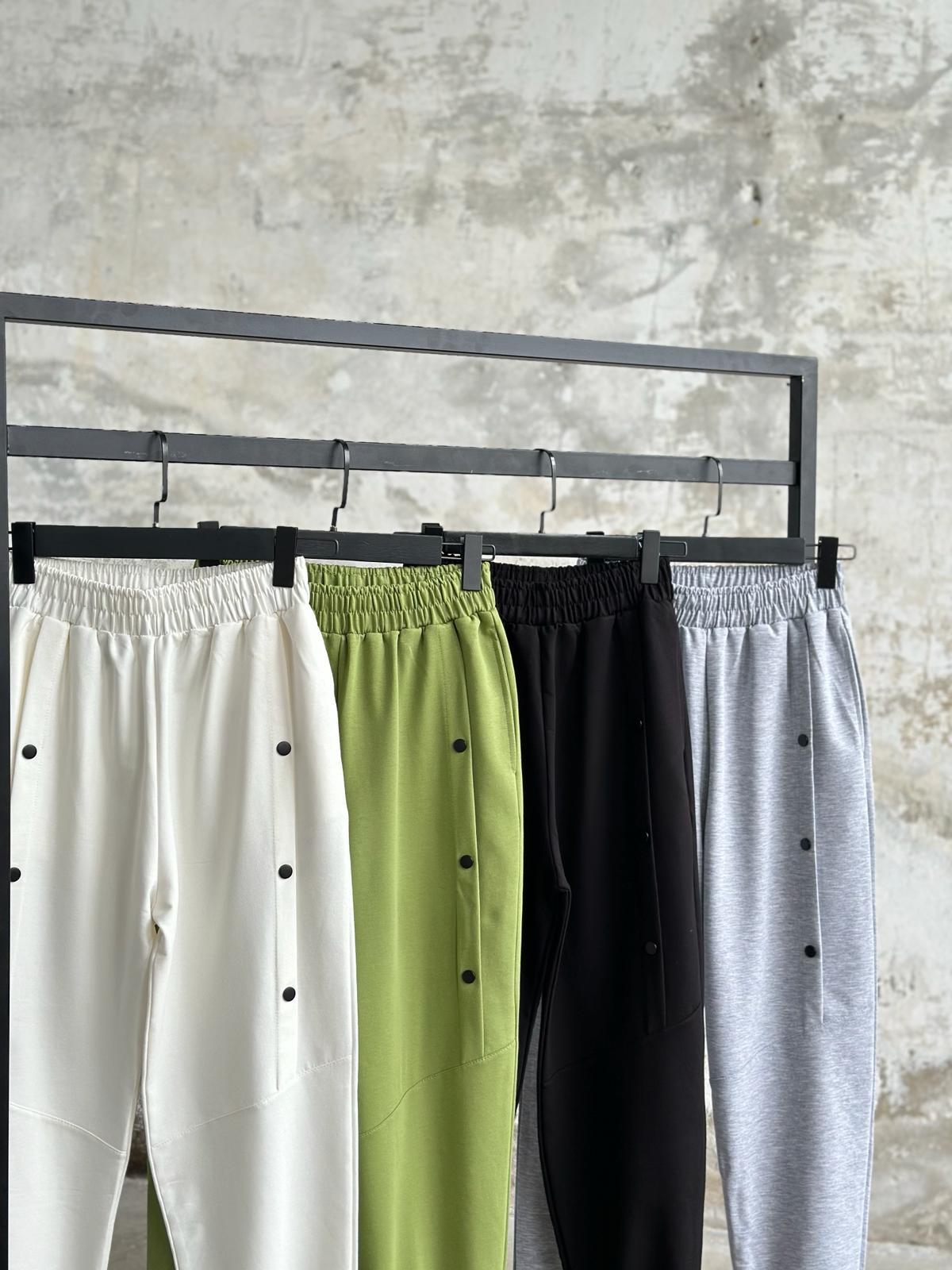 Çıtçıt Detaylı Paça Lastikli Pantolon (Siyah)
