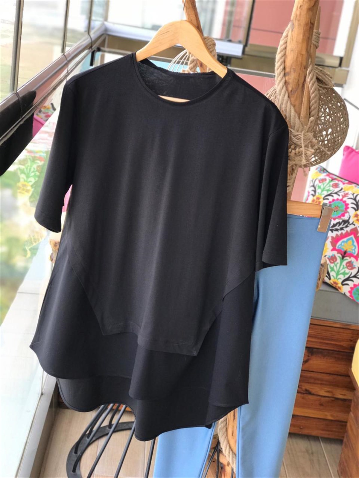 Coton Kumaş Detaylı Asimetrik Tshirt (SİYAH)