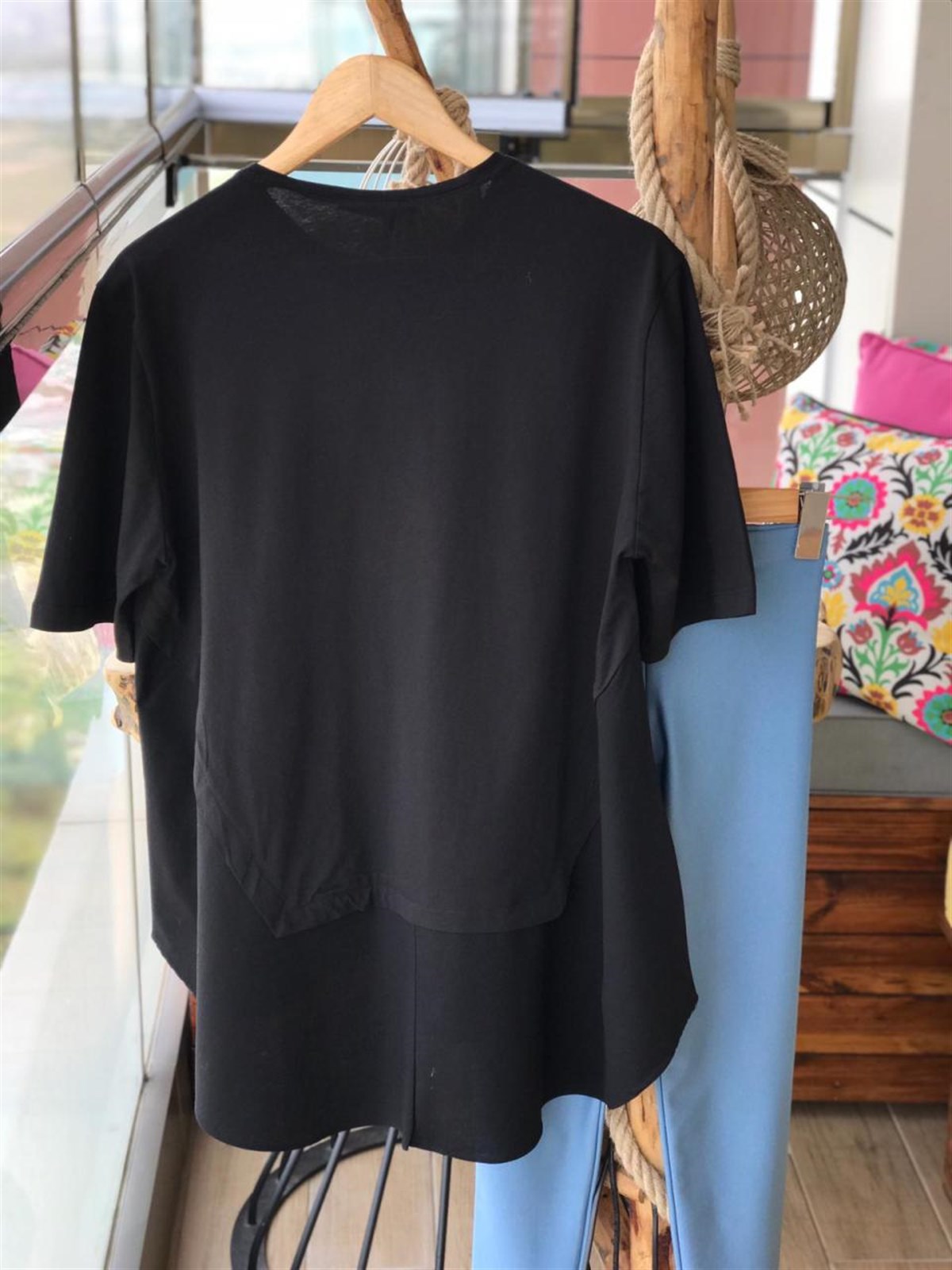 Coton Kumaş Detaylı Asimetrik Tshirt (SİYAH)
