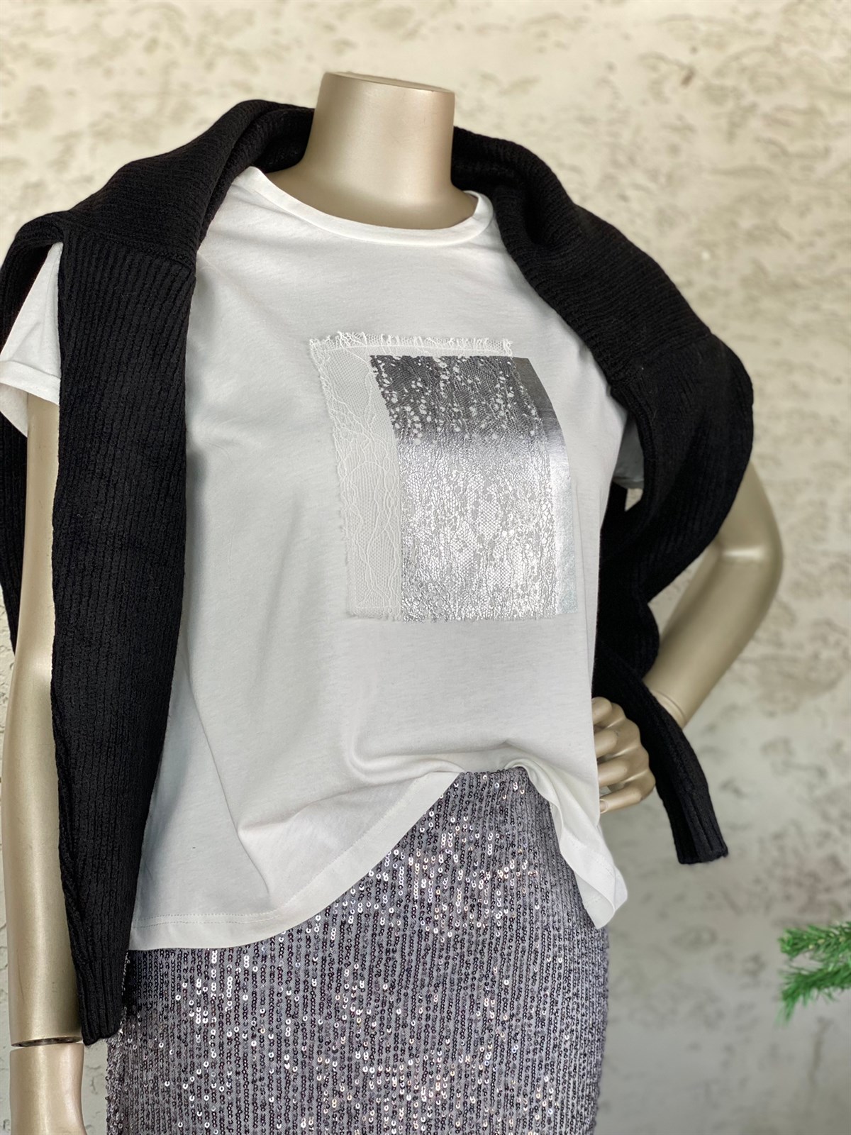 Dantel İşlemeli T-shirt (Beyaz)