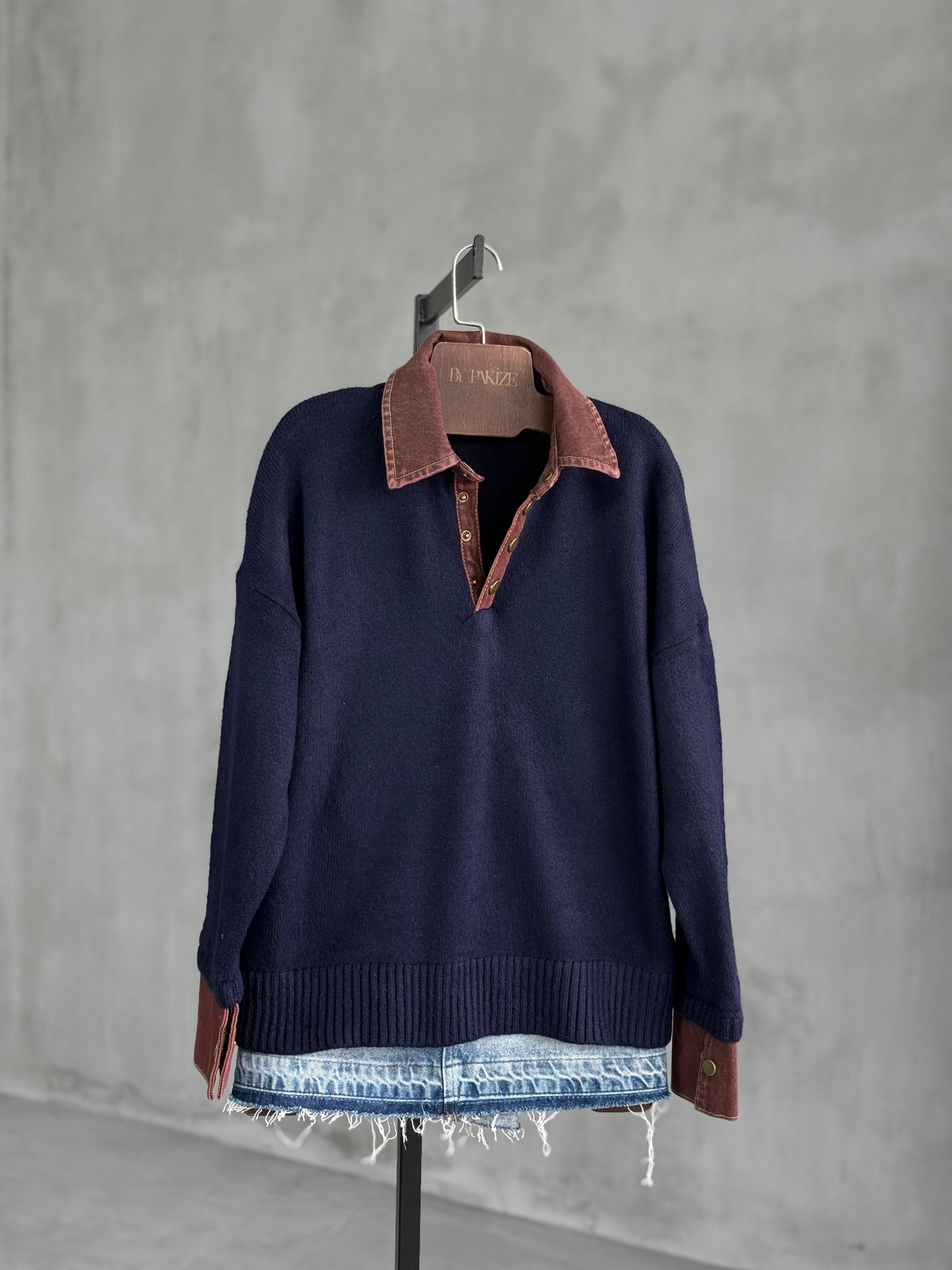 Denim Yakalı Yumoş Kazak (Lacivert)