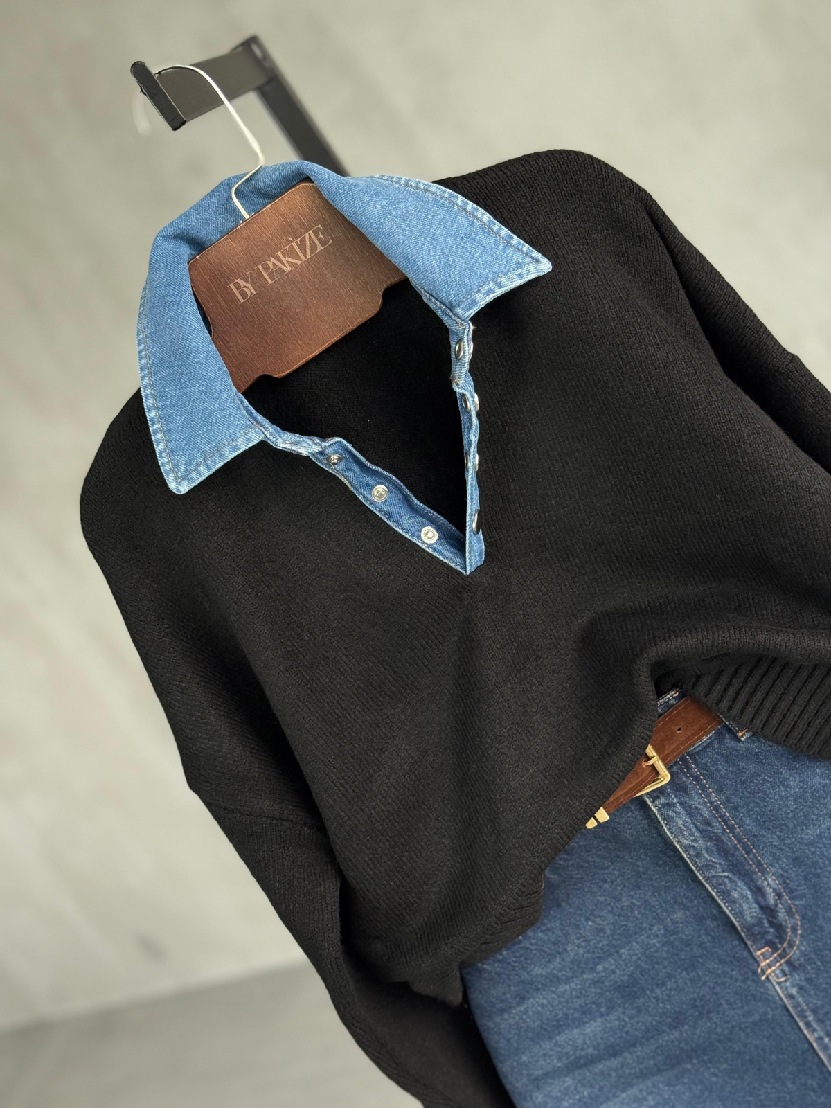Denim Yakalı Yumoş Kazak (Mavi)
