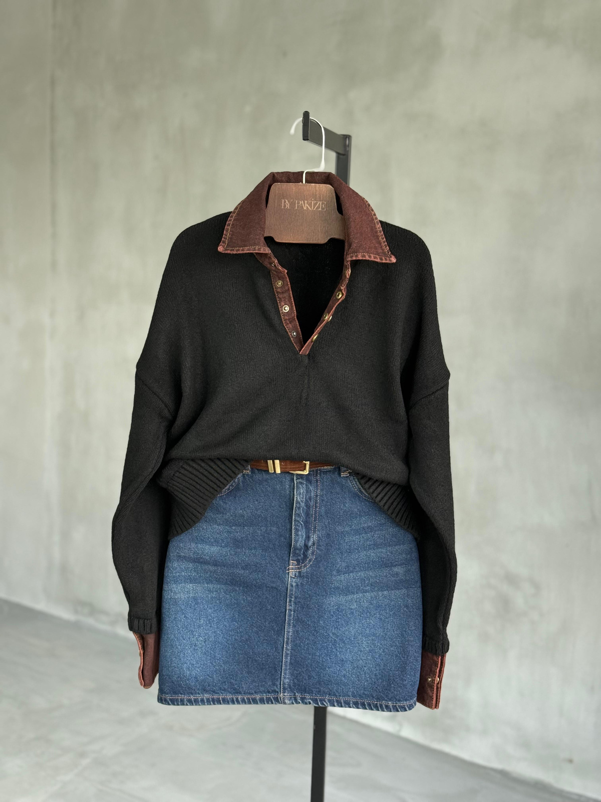 Denim Yakalı Yumoş Kazak (Siyah)