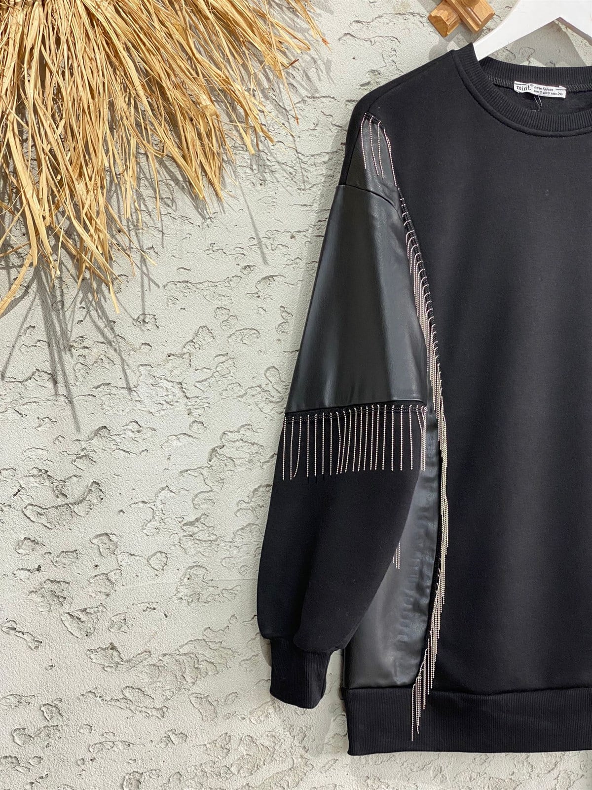 Deri Detaylı Siyah Sweatshirt