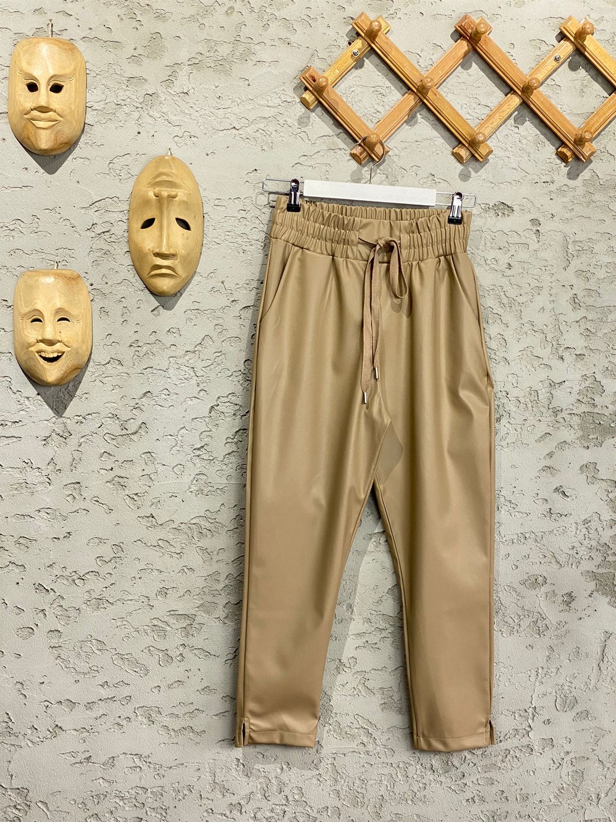 Deri Joger Model Pantolon (Bej)