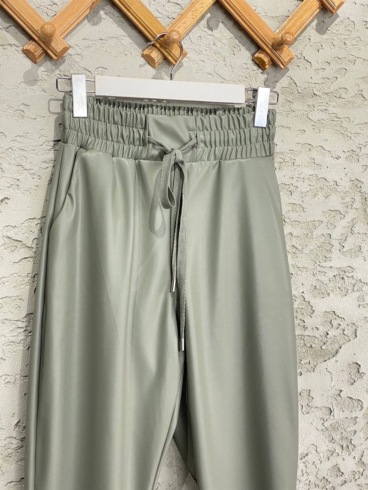 Deri Joger Model Pantolon (Mint Yeşili)
