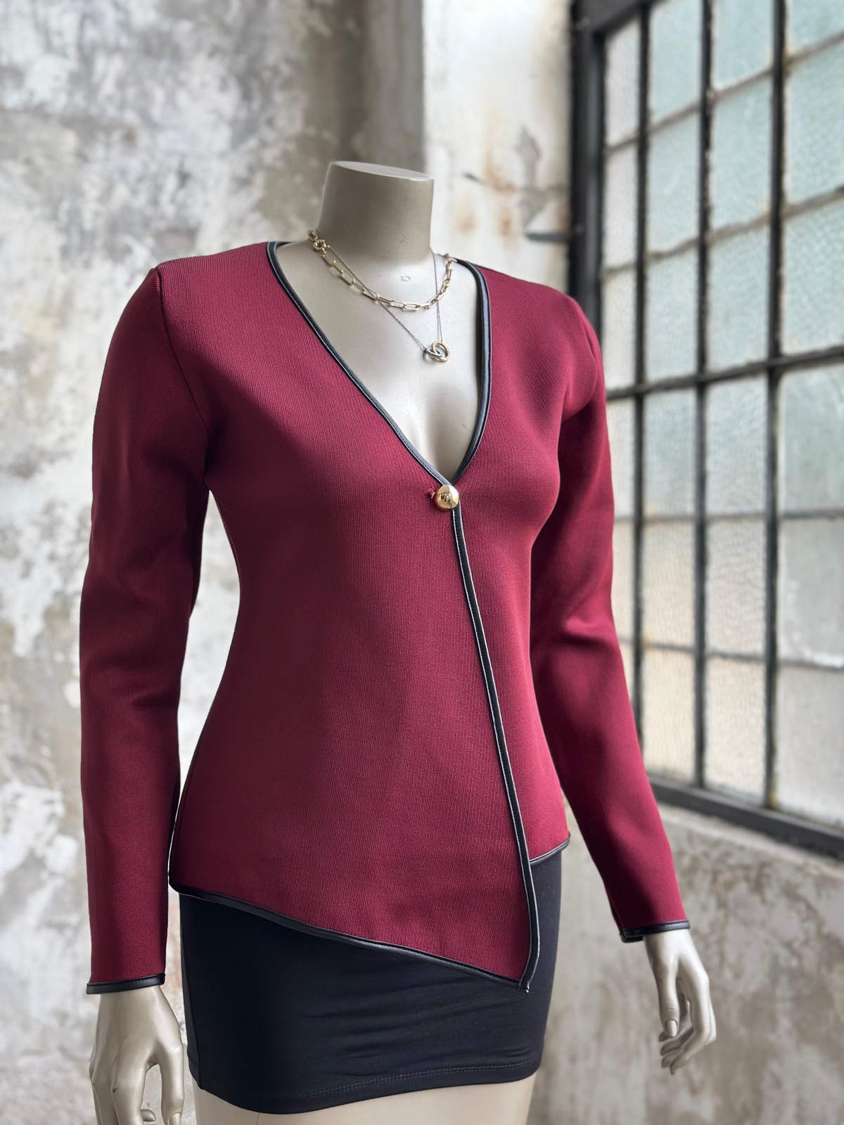 Deri Serit Dikişli Asimetrik Kesim Hırka (Bordo)