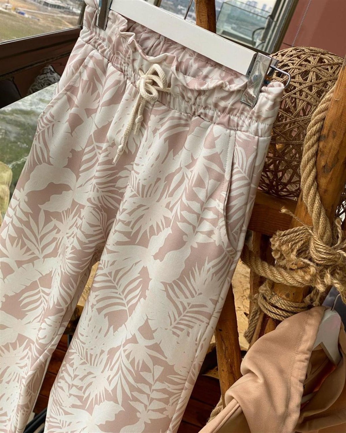 Desenli Beli Lastikli Pantolon (BEJ)