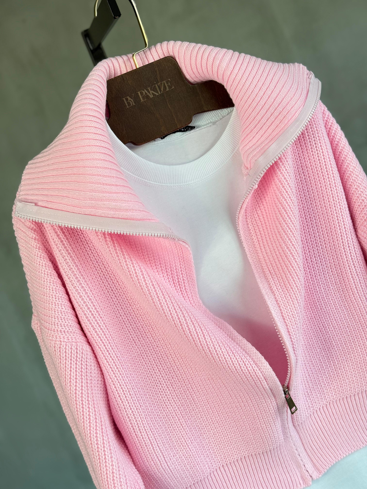 Dik Yaka Fermuarlı Kolej Hırka (Pembe)