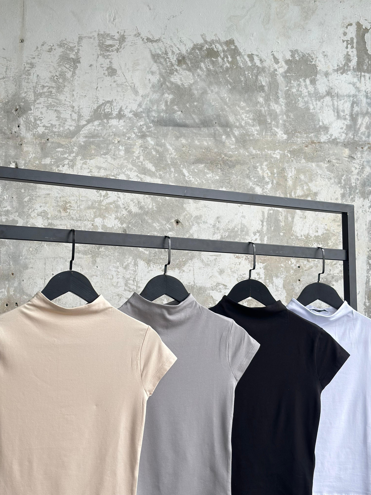 Dik Yaka T-shirt (Bej/Gri/Siyah/Beyaz)