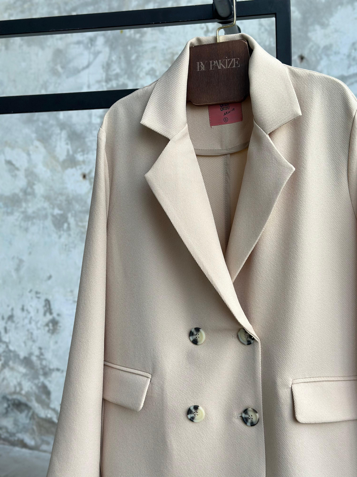 Dokuma Düğme Detaylı Blazer Ceket (Bej)