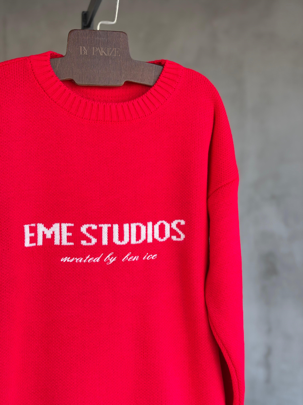 EME Studios Yazı Detaylı Oversize Triko Kazak(Kırmızı)