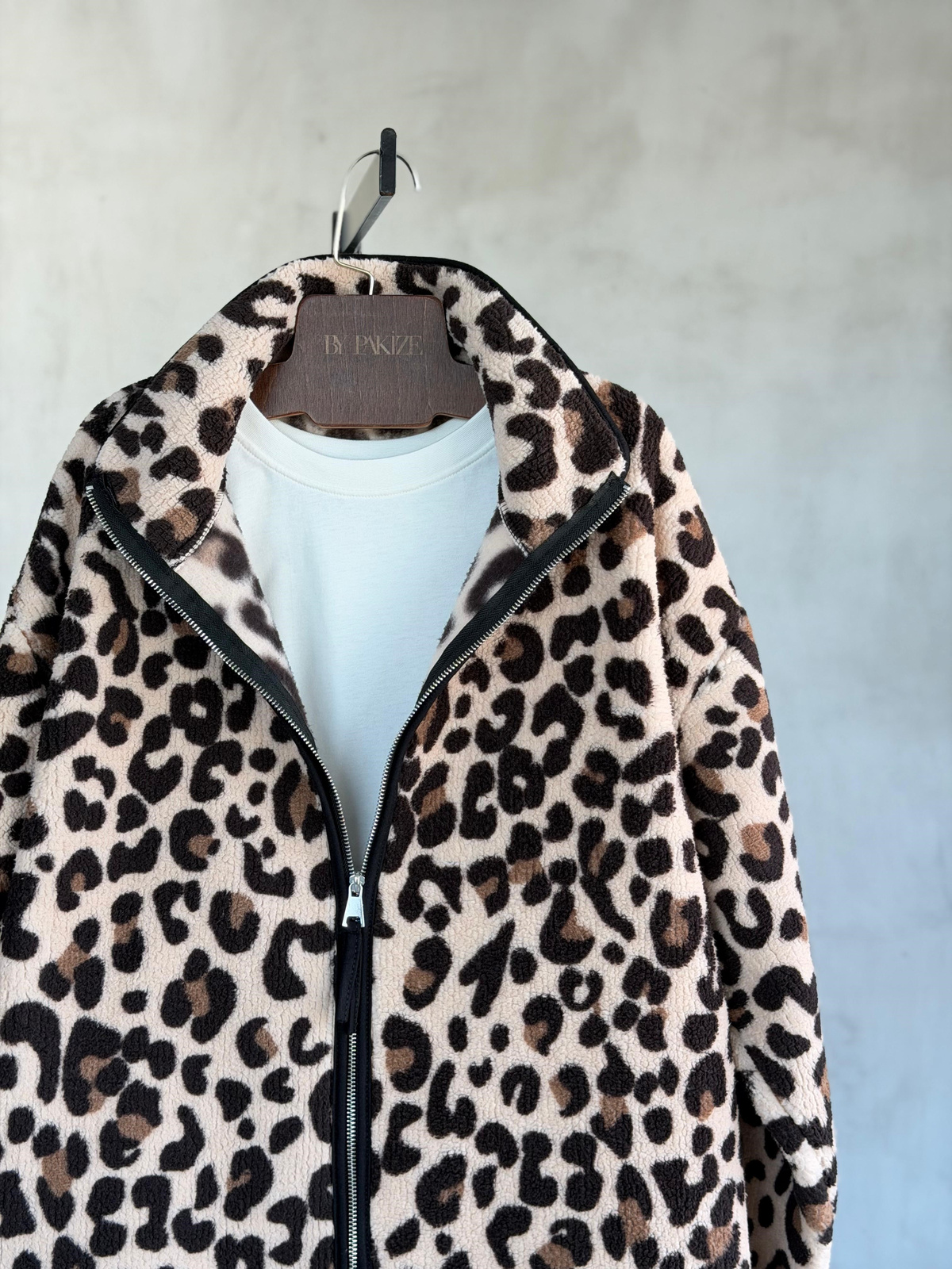 Fermuarlı Leopar Desenli Peluş Teddy Cepli Ceket (Kahve)  