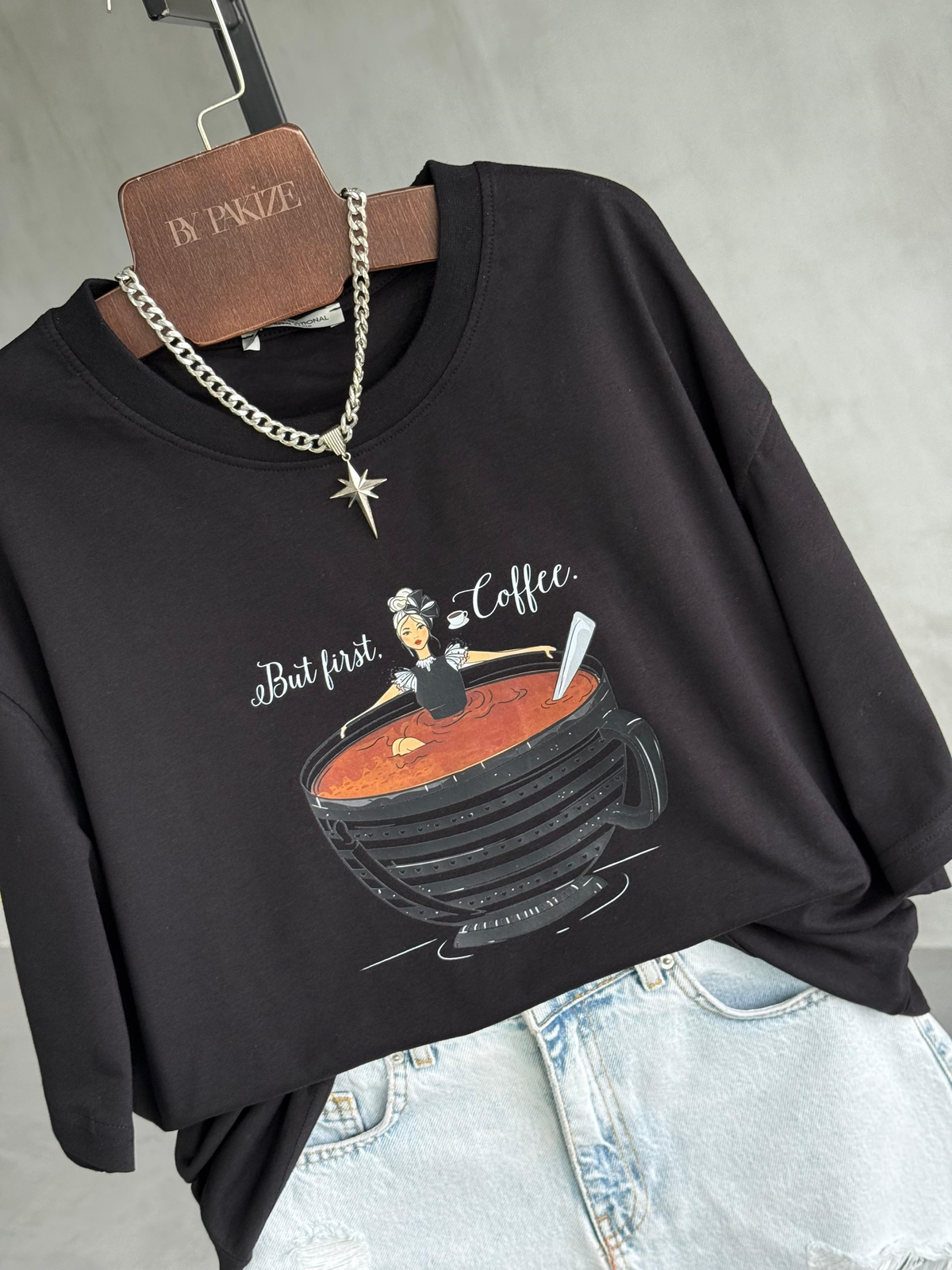 Fincan Kahve  Baskılı Oversize Tişört (Siyah)