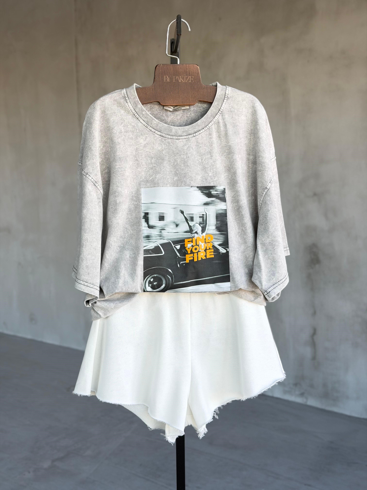 Fınd Your Fıre Yazı Baskılı Oversize Tişört (Gri)