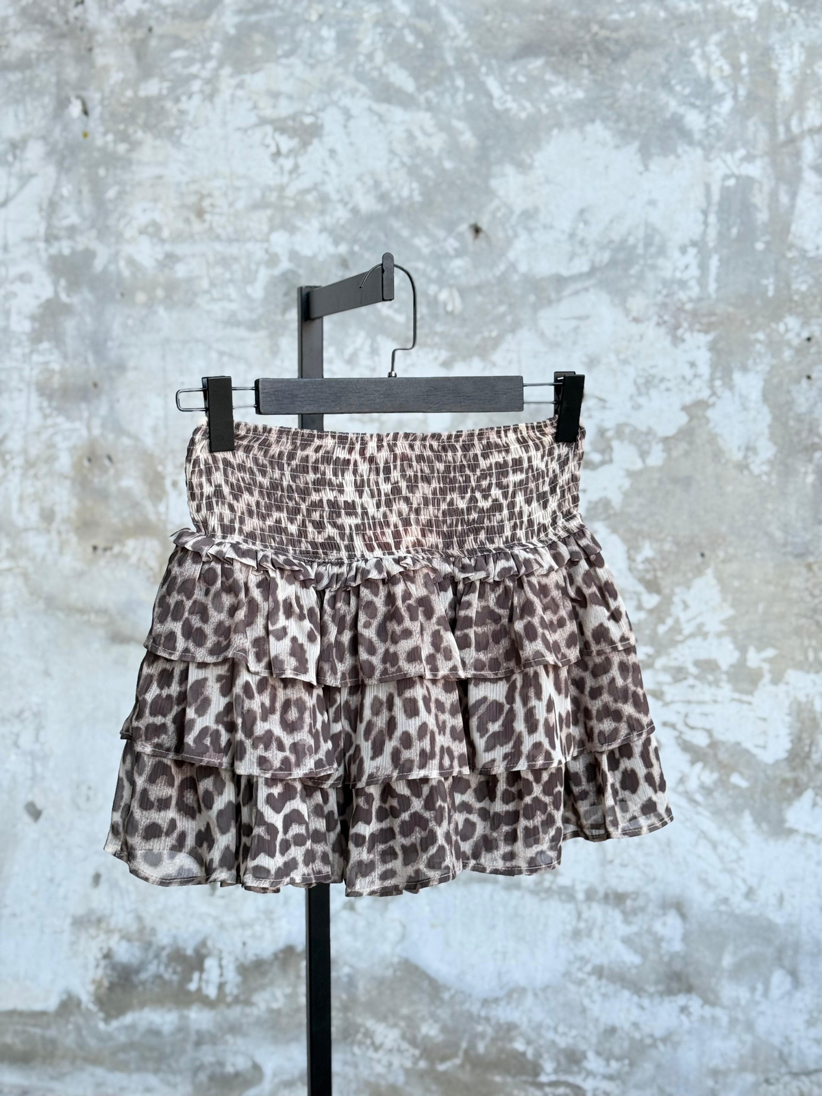 Fırfır Katlı Leopar Desenli Mini Etek (Bej)