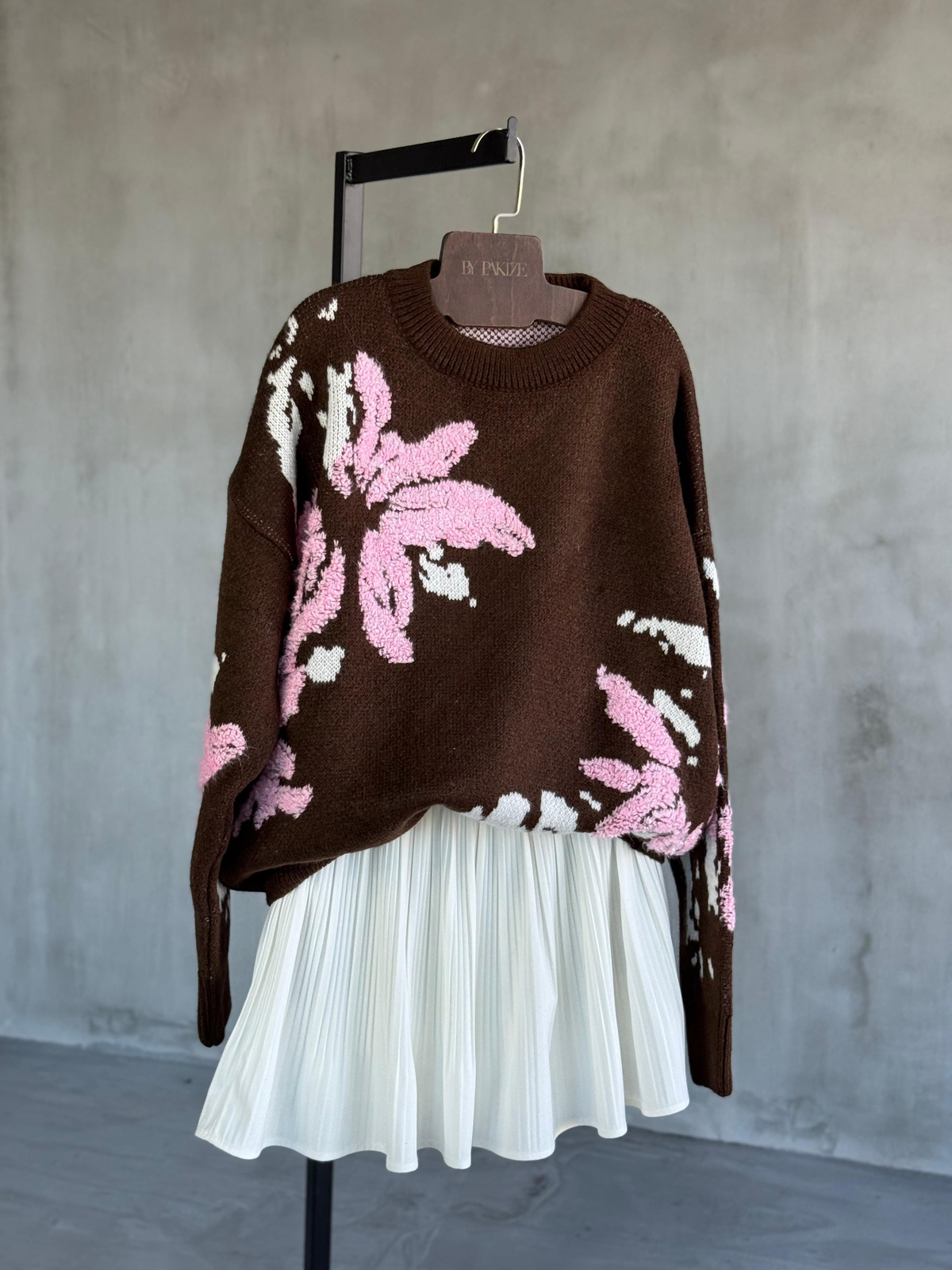 Floral Çiçek Desenli Tasarım Kazak (Pembe)