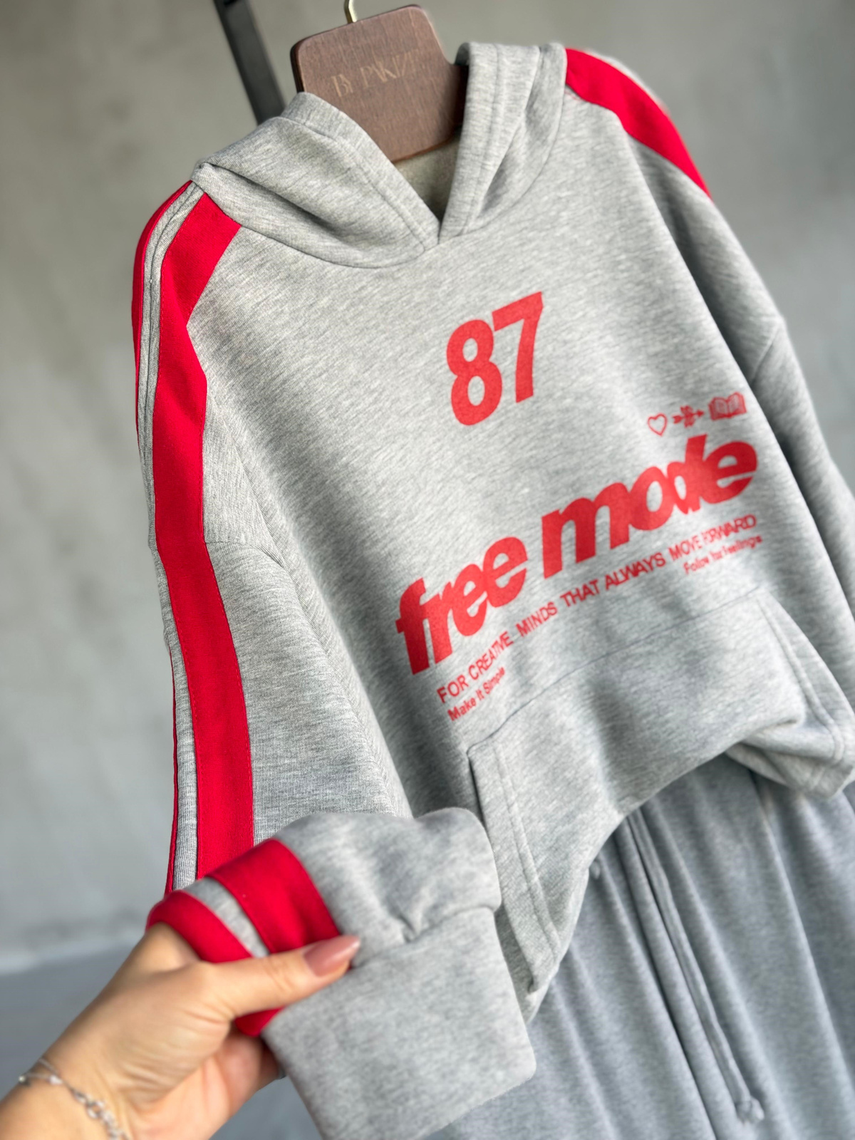 FREE MODE 87 Kolej Ruhlu Şerit Detaylı Oversize Sweatshirt (Gri)