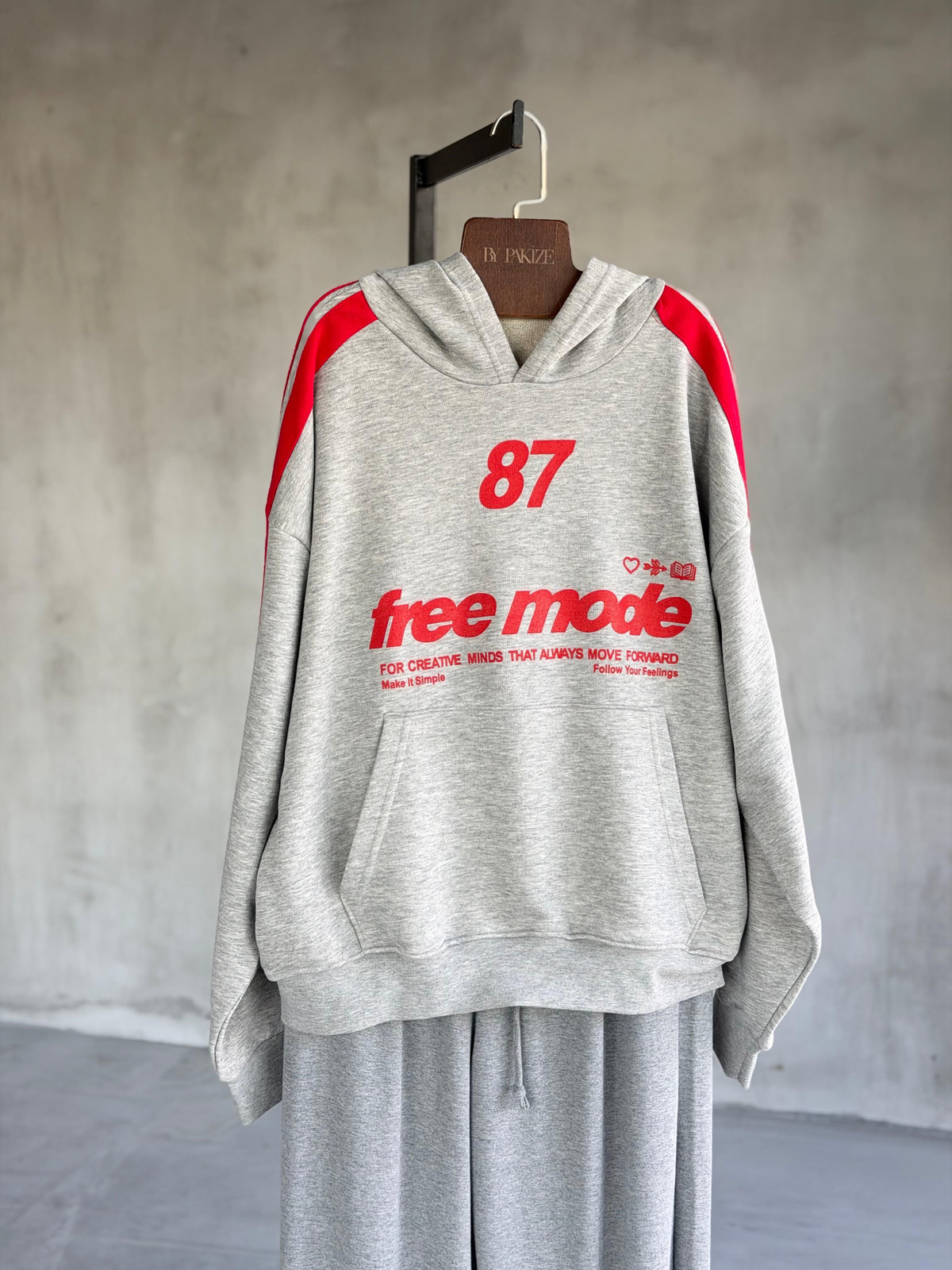 FREE MODE 87 Kolej Ruhlu Şerit Detaylı Oversize Sweatshirt (Gri)