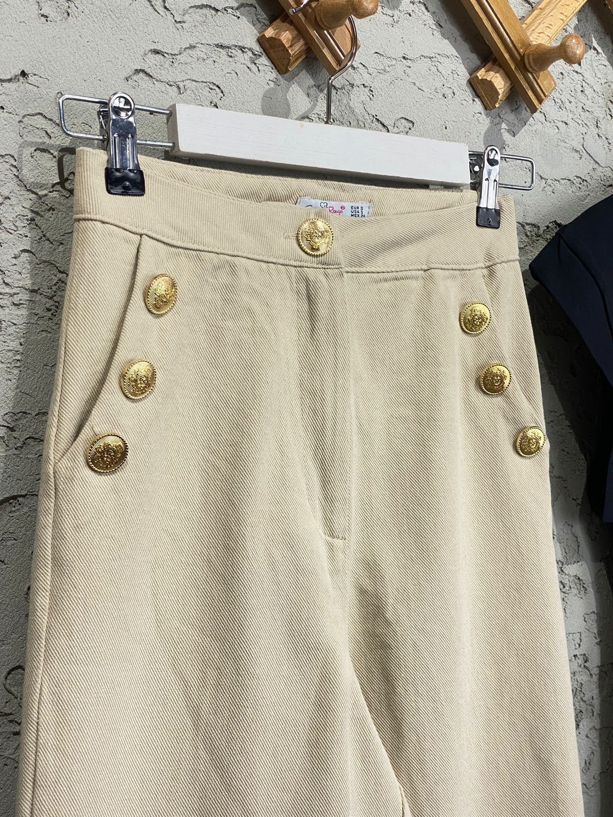 Gabardin Doku Gold Tasarım Düğmeli Pantolon (Ekru)