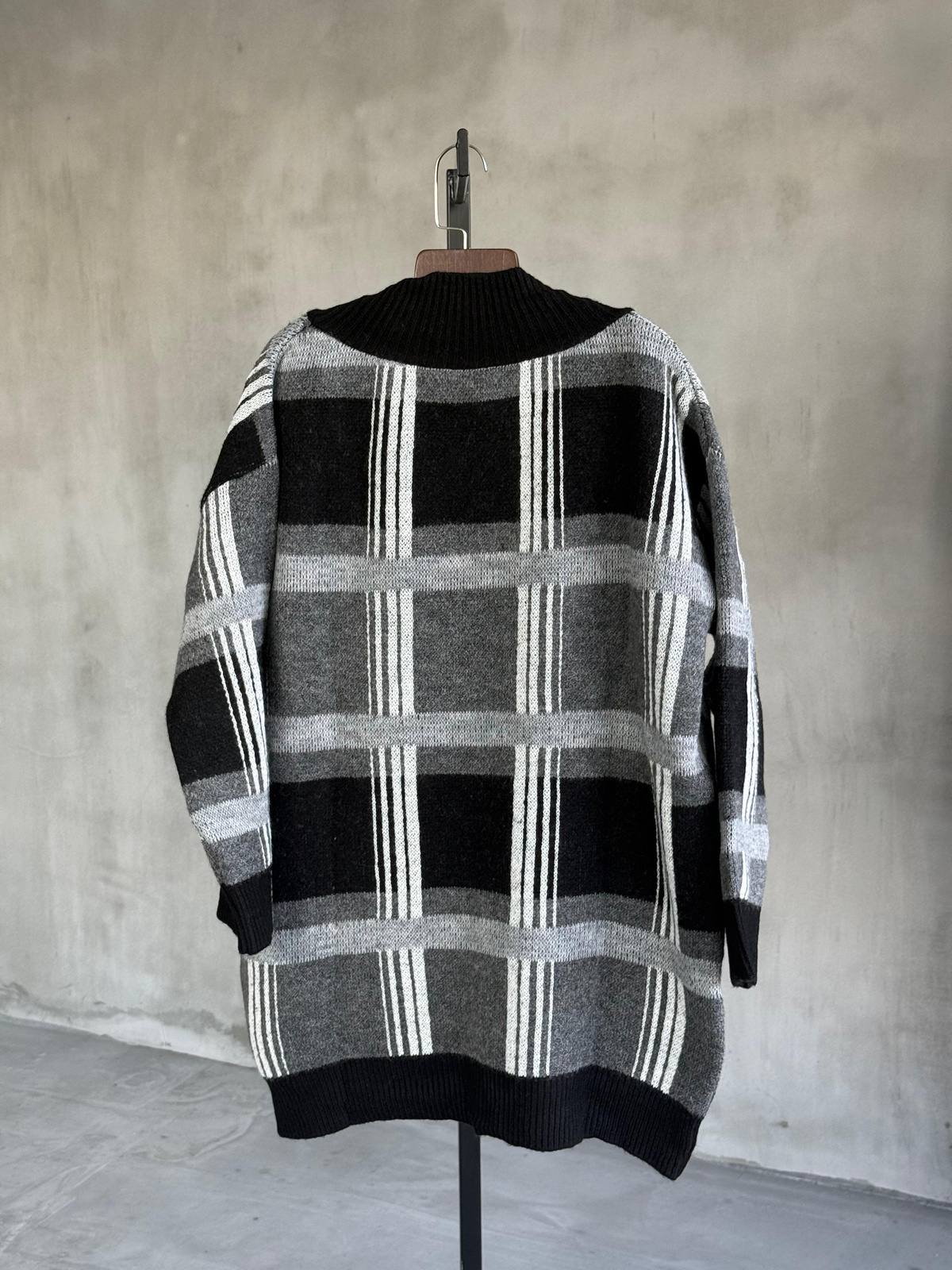 Geniş V Yaka Oversize Kazak (Siyah)