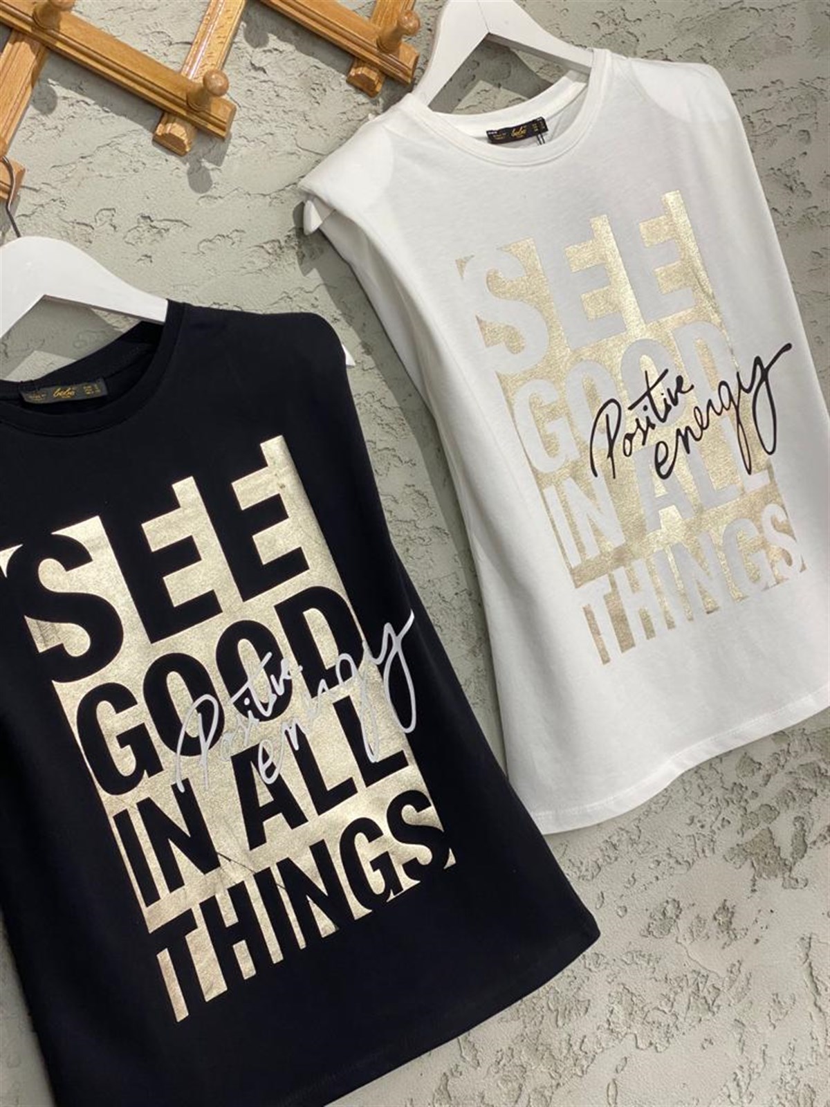 Gold Baskılı Vatkalı Tshirt (EKRU & SİYAH)
