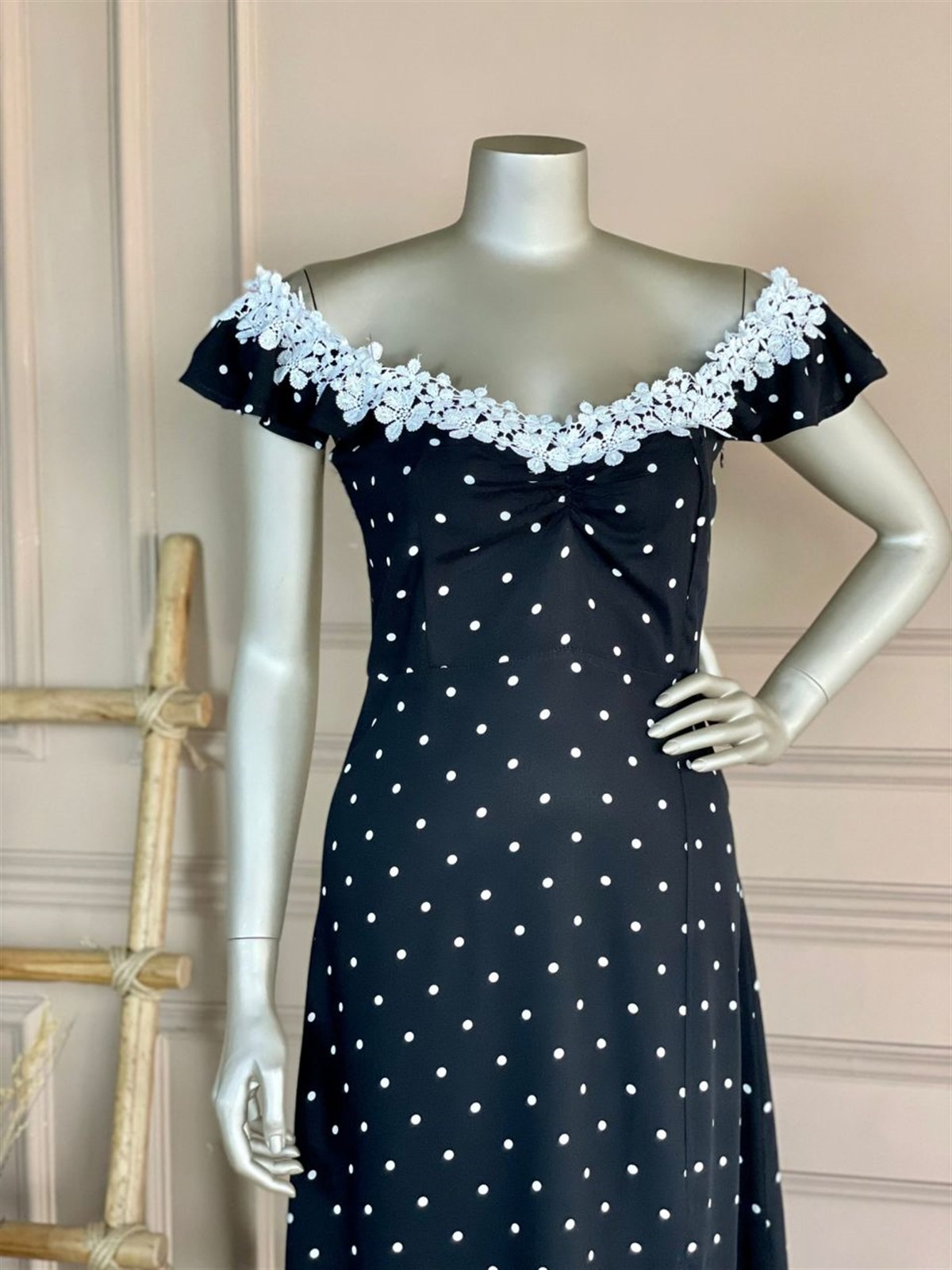 Güpürlü Fransız Model Elbise (Siyah)