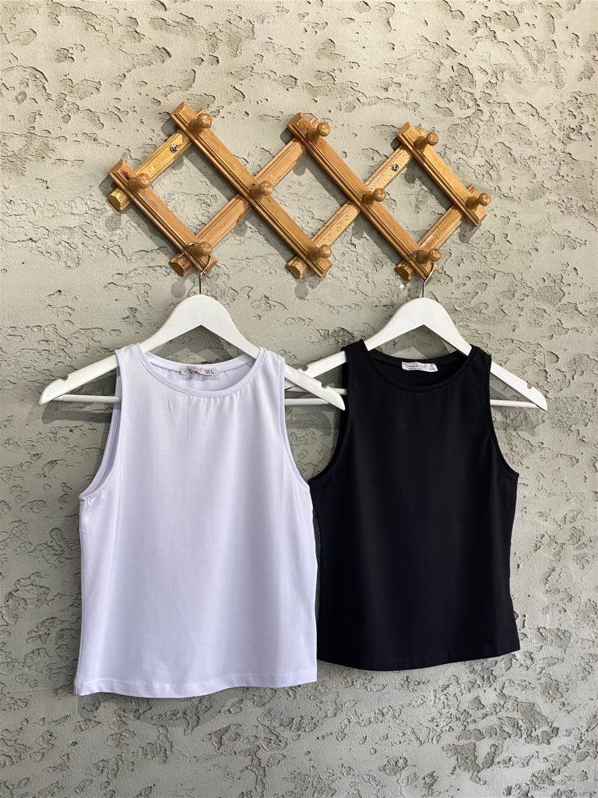 Halter Yaka Atlet (Beyaz/Siyah)