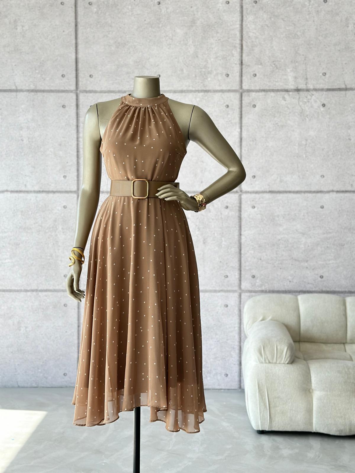 Halter Yaka Benekli Kemerli Şifon Elbise (Camel)